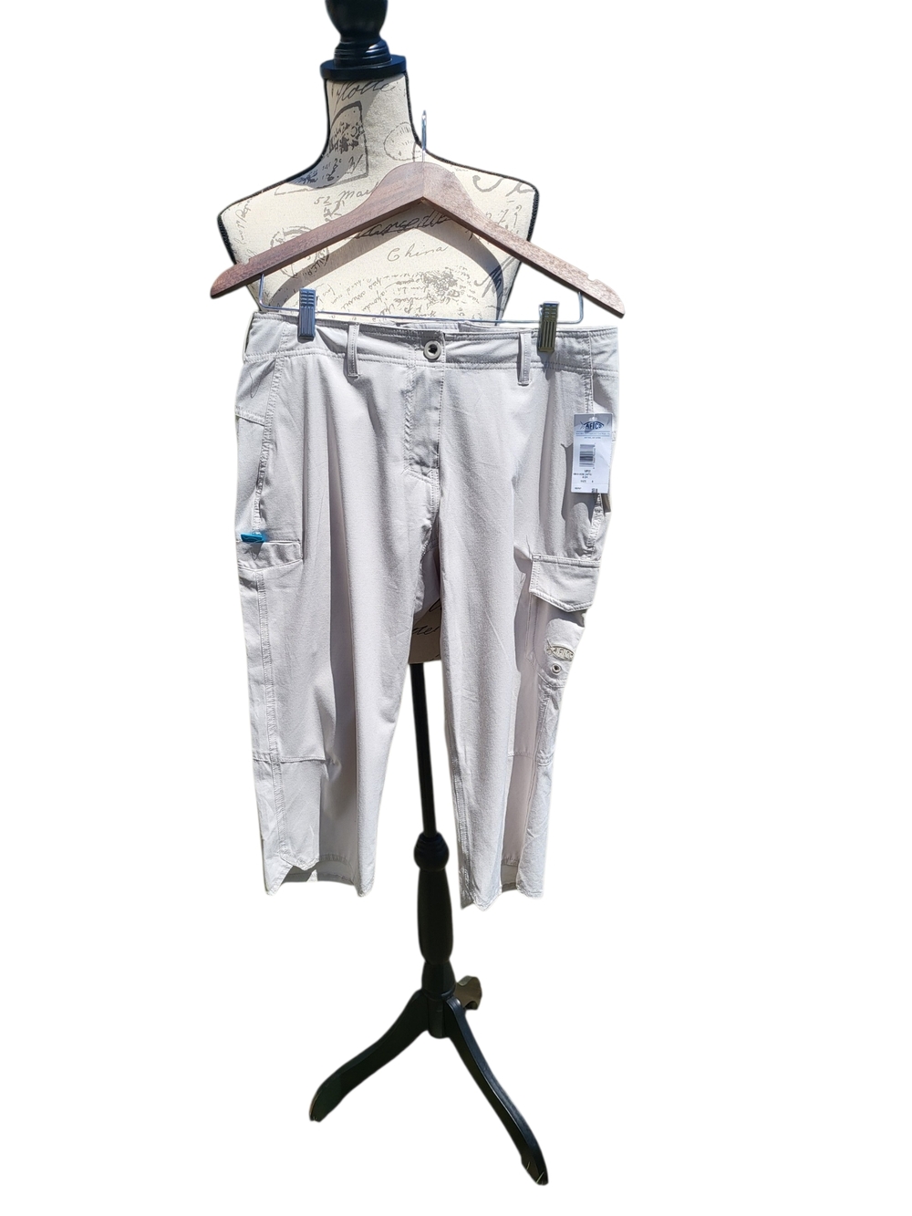 AFTCO Madison Capri Pants Size 8 Ash Fishing Cargo Performance NWT - Picture 2 of 8